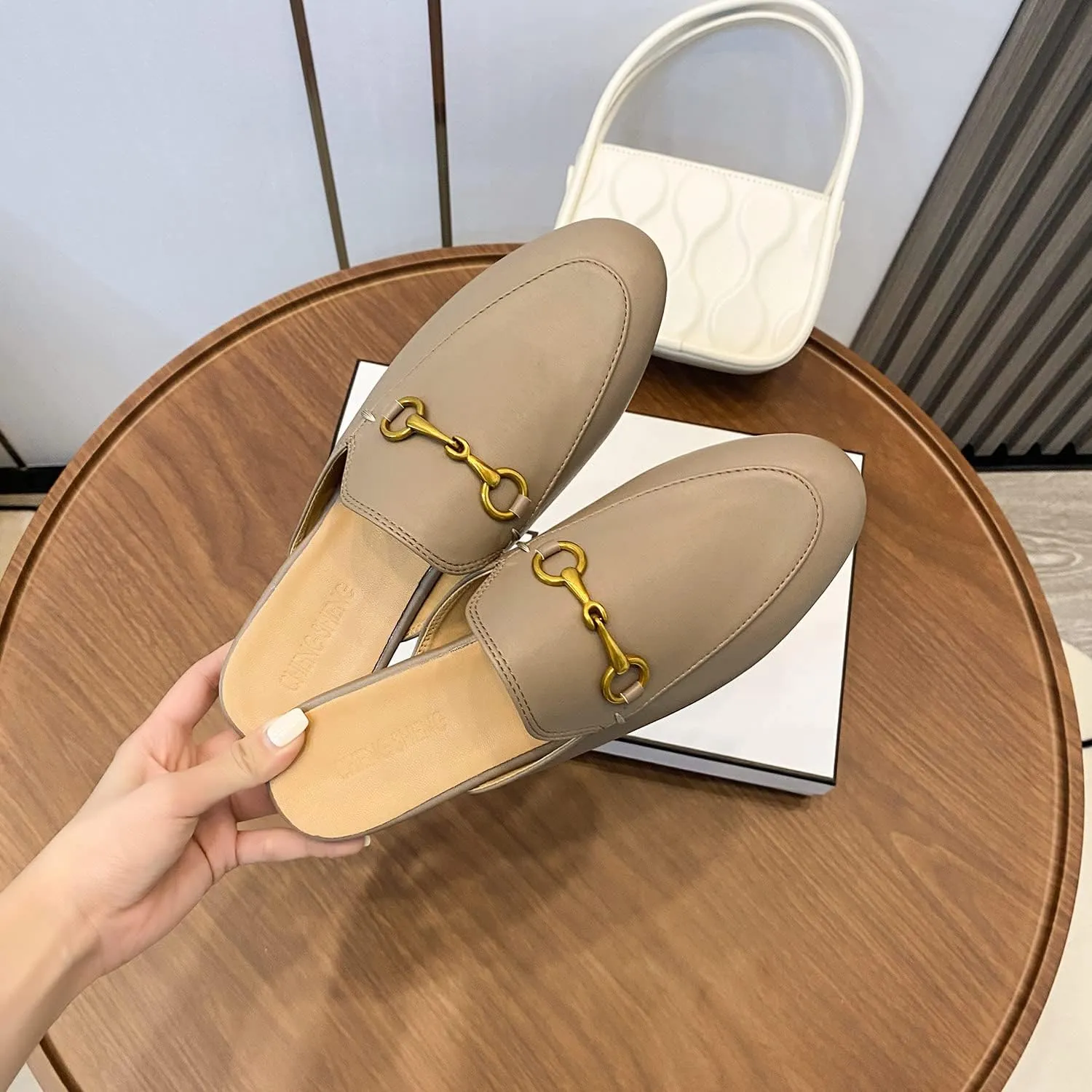 Fur Mules for Women Leather Mule Slides Buckle Mule Shoes Fluffy Furry Flat Mules Slipper